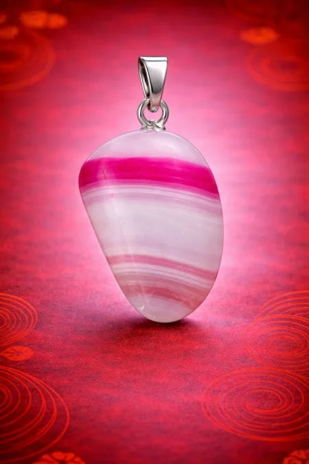 Colgante rodado de ágata rosa teñida
